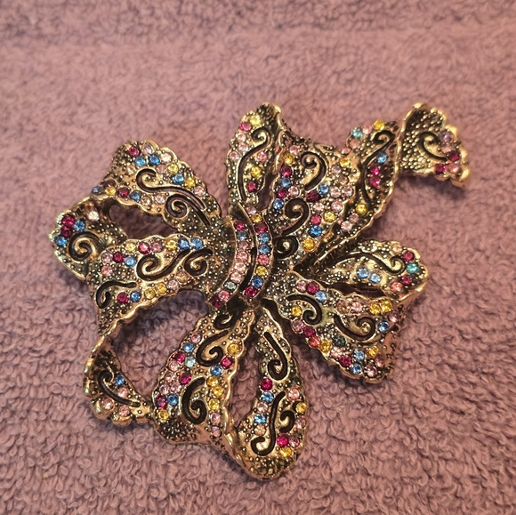 🆕️🎀RHINESTONE ENCRUSTED BOW BROOCH / PIN 🎀 - Picture 6 of 9